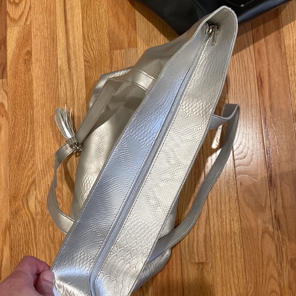 Zipper Totes - Picture 5 of 7